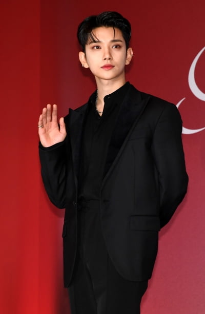 [TEN 포토] 세븐틴 조슈아 '두 눈에 별을 박았나?'