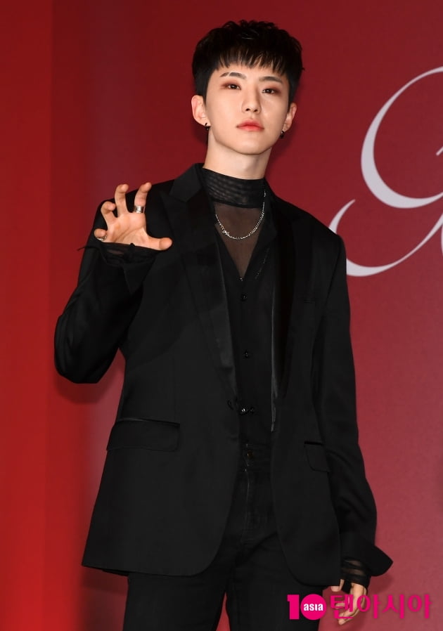 [TEN 포토] 세븐틴 호시 '호랑이 발톱'