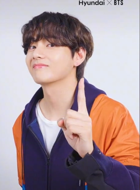 방탄소년단 뷔, 탄소중립 챌린지..."감각적 댄스+ 한도초과 귀여움"