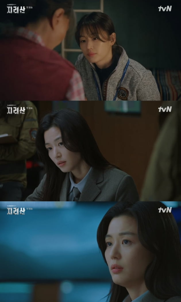 전지현은 전지현…미모도 포스도 그대로 ('지리산')