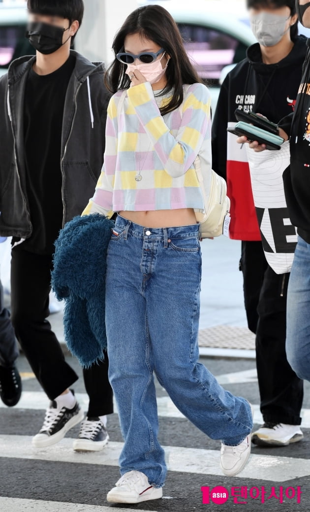 [TEN 포토] 블랙핑크 제니 '패셔니스타의 화려한 출국길'