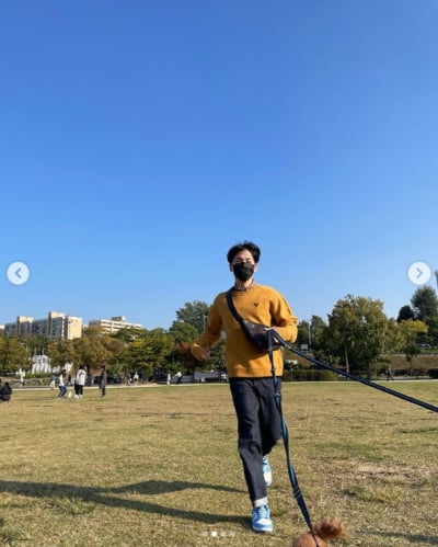 샤이니 키, 반려견과 가을햇살 맞으며...아빠가 사랑한단다 헥헥[TEN★]