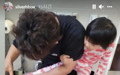"머리만 보면 엄마인 줄"…'은보아♥' 오지호, 아들 발톱도 손수 깎아주는 스윗남 [TEN★]