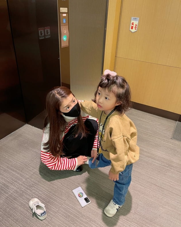 '외식사업가♥' 이시영, 집 나설 때 딸이 돌아갈 땐 아들로? "한 달 설득, 커트" [TEN★]