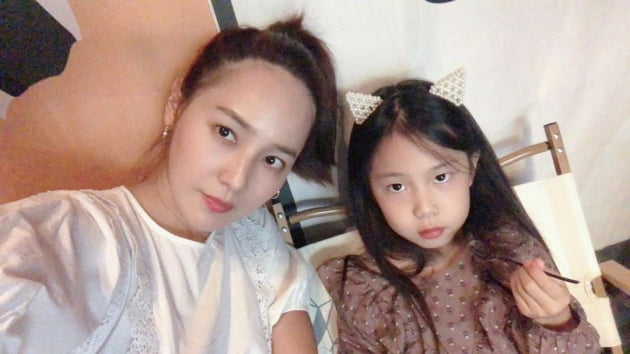유진♥기태영 딸 로희·로린, '미모 유전자' 그대로 물려받았네…부쩍 자란 모습 [TEN★]