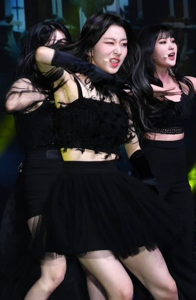 [TEN 포토] 드림노트 유아이 '카리스마 폭발'