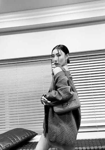 "좡"…화사, F사 제품 구매 욕구 유발자 [TEN★]