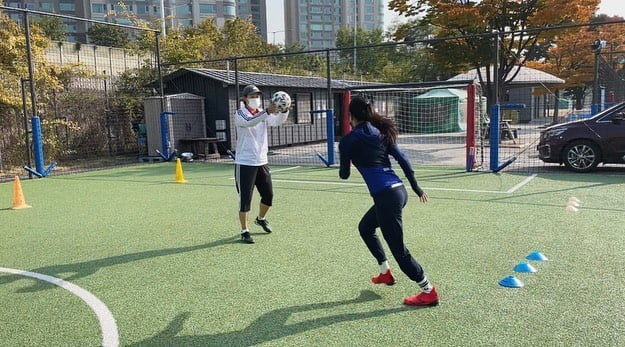 '차세찌♥' 한채아, "무릎 회복 중"에도 차범근축구교실…프로도 못 따라갈 열정 [TEN★]