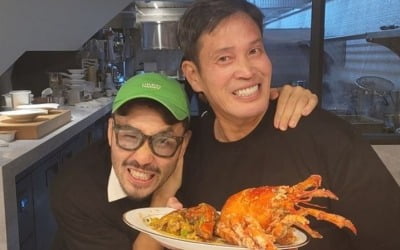 "인맥 미쳤다"…노홍철, 정용진과 무슨 사이? 어깨동무한 채 함박웃음 [TEN★]