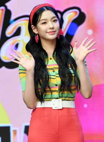 [TEN 포토] 시크릿넘버 수담 '인형같은 미모'