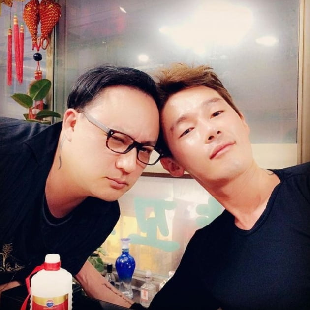 /사진=허지웅 인스타그램