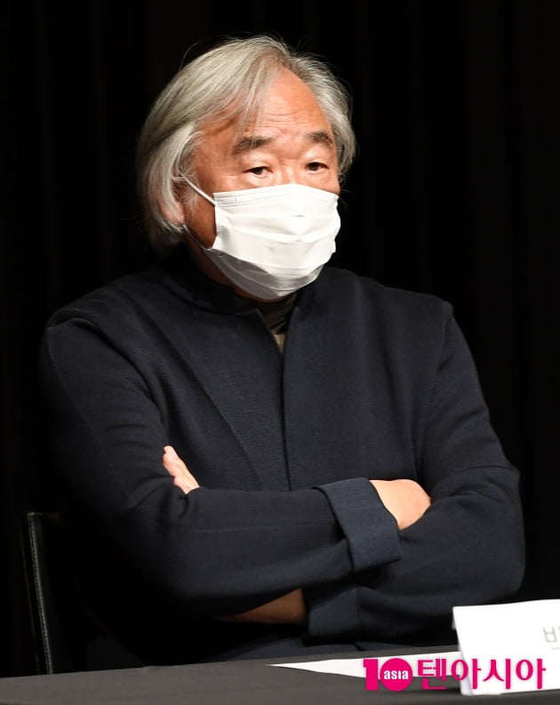 [TEN 포토] 윤정희 방치의혹 질문 받는 백건우 