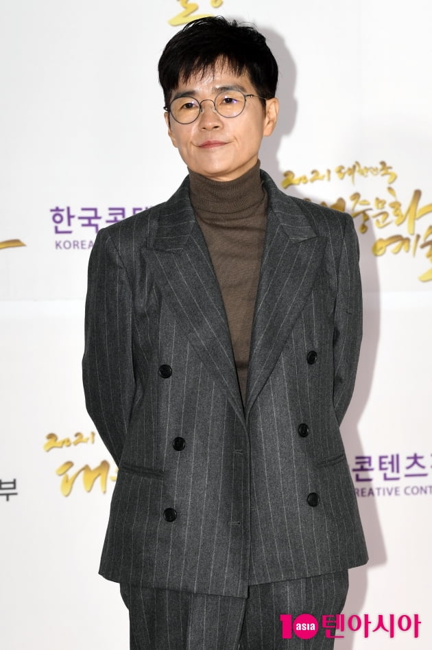 [TEN 포토] 문화훈장 받는 노희경 작가