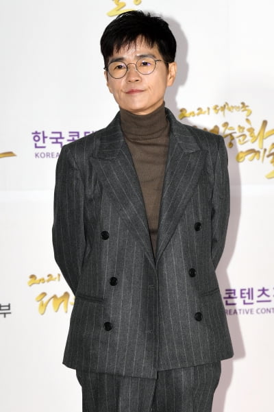 [TEN 포토] 문화훈장 받는 노희경 작가