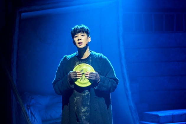 '개와 고양이의 시간' 송원근/ 사진=아떼오드 제공
