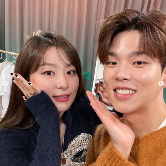 폴킴x슬기, 환상의 투샷...따뜻한 마음이 가득했던 초대[TEN★]