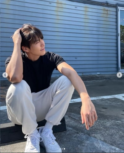 '신민아♥' 김우빈, 벌크업 감탄사가 절로...꿀 떨어지는 눈빛[TEN★]