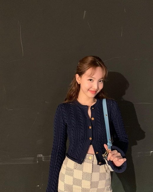 트와이스 나연, 이정도 였어? L사 명품 하이힐 보다 빛나는 각선미 [TEN★] 