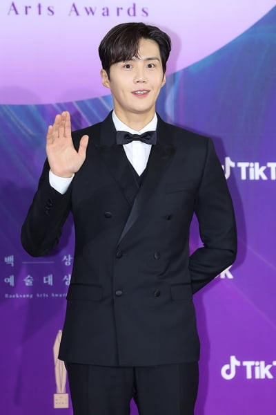 '영화 복귀' 김선호, 이병헌 길 가기 위한 승부수는 '연기력' [TEN피플]