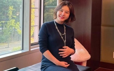 '만삭' 박은지, 명품 H사 목걸이 두른 채 힐링 "누우면 기본 2시간" [TEN★]