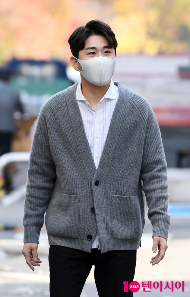[TEN 포토] 영탁 '가을남자 왔어요'