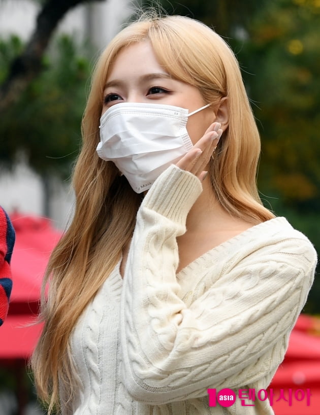 [TEN 포토] 라붐 소연 '빛나는 금빛 헤어컬러'