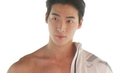 '잘봐, 형들 싸움이다'…쎈 형들의 화보 촬영 현장 ('더스트롱맨2')