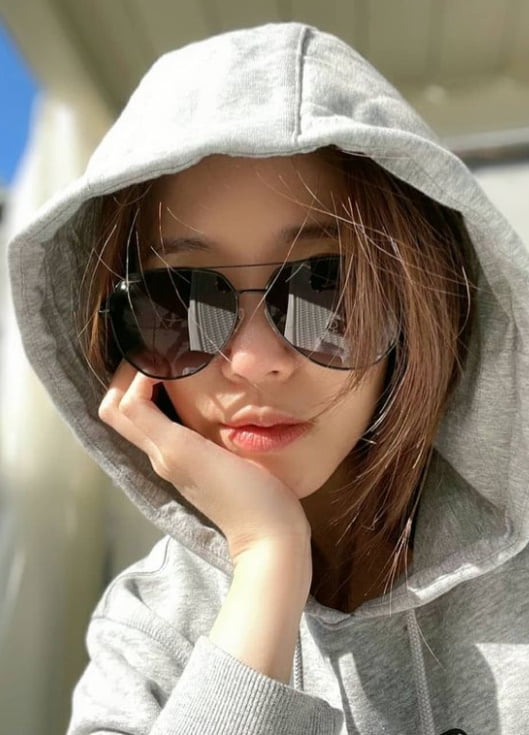 정시아, 초6 아들 옷 입고 연예인 포스…날씬한 애둘맘 [TEN★]