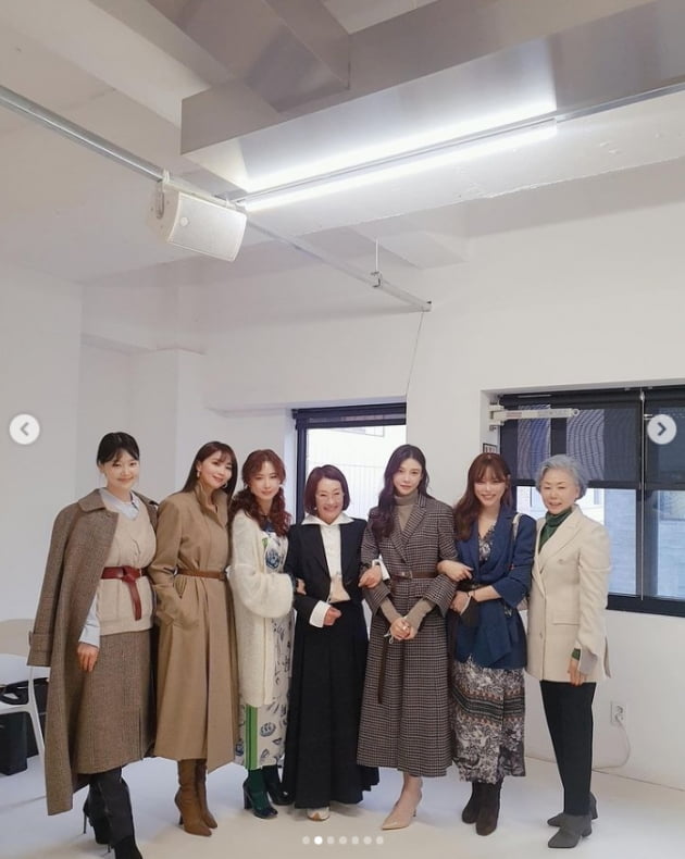 오윤아, 컬렉션 참석 한지혜, 홍은희, 차예련...음주운전 10개월만에 박시연 포착[TEN★]