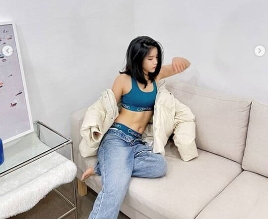 사진=솔라 SNS