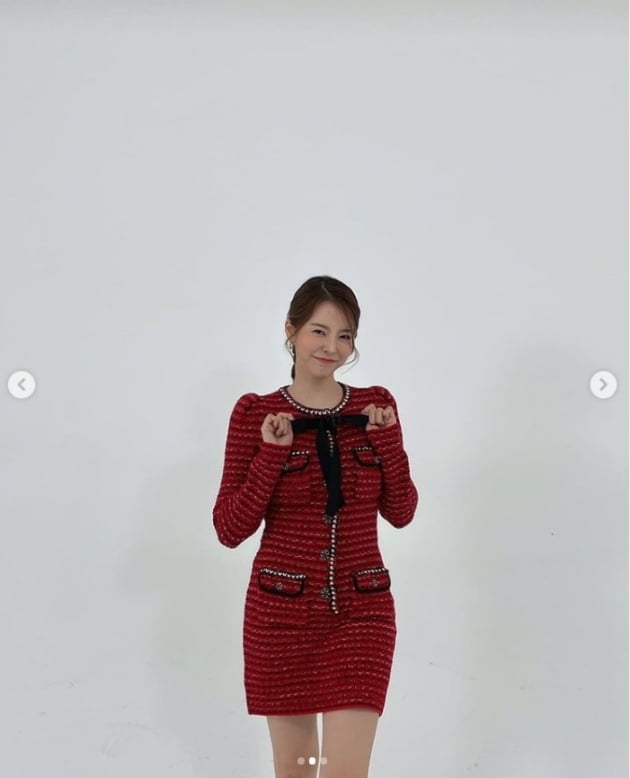 소녀시대 써니, 유혹의 레드...웃으면 복이 와요?[TEN★]