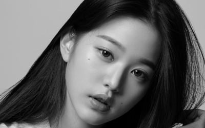 '아이브 합류' 장원영, 청초+고혹 오가는 확신의 비주얼 멤버