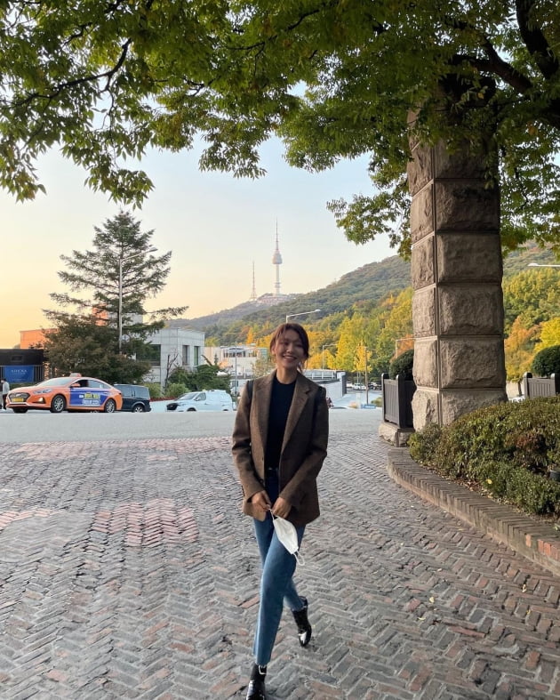 '정경호♥' 최수영 "걷는데 좋았어"…이태원 데이트로 힐링 [TEN★]