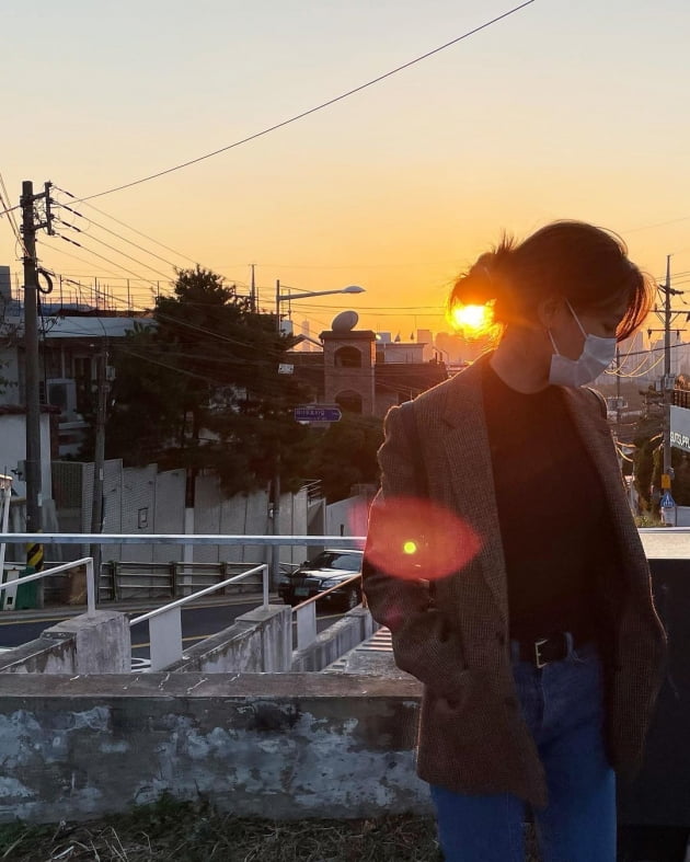 '정경호♥' 최수영 "걷는데 좋았어"…이태원 데이트로 힐링 [TEN★]