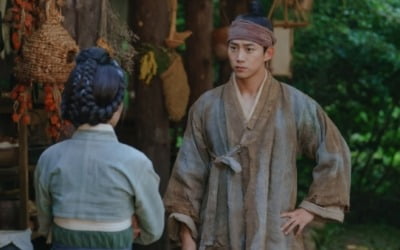 옥택연X김혜윤, 첫 만남부터 으르렁…코믹 케미 ('어사와 조이')