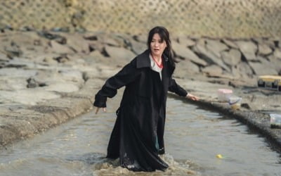 '구경이' 이영애 VS 김혜준, 추격전 속 피해자 발생?