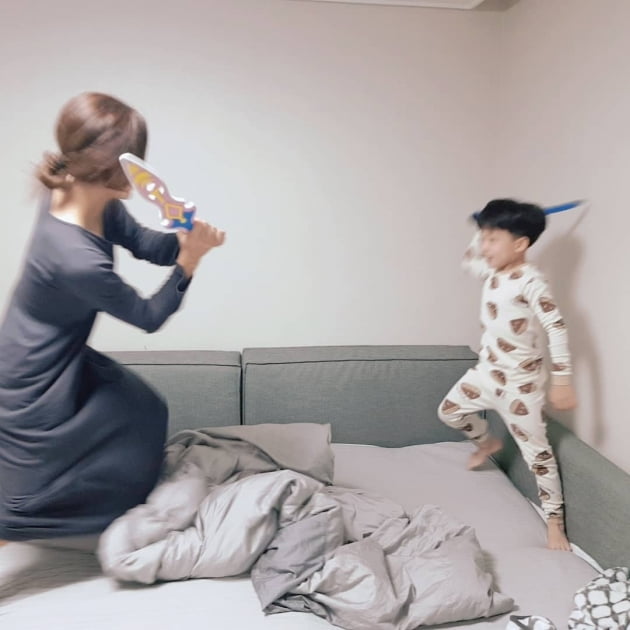 '싱글맘' 이지현, "오늘도 불태웠다" 격한 육아의 현장 "제발 자자" [TEN★]
