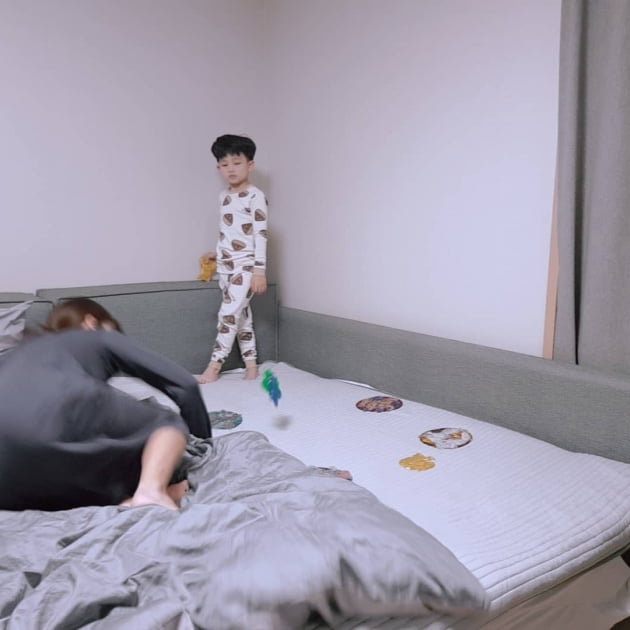 '싱글맘' 이지현, "오늘도 불태웠다" 격한 육아의 현장 "제발 자자" [TEN★]