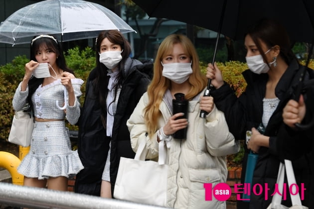 [TEN 포토] 라붐 '리허설이늦었는데'