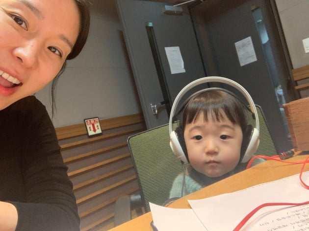 이지혜 딸, 최연소 라디오DJ 데뷔?…"이 정도면 방송 천재" [TEN★]