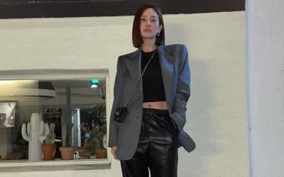 '49kg' 아이비, "젊은이들 스타일" 따라하다 배탈날라…복근으로 완성한 패션 [TEN★]