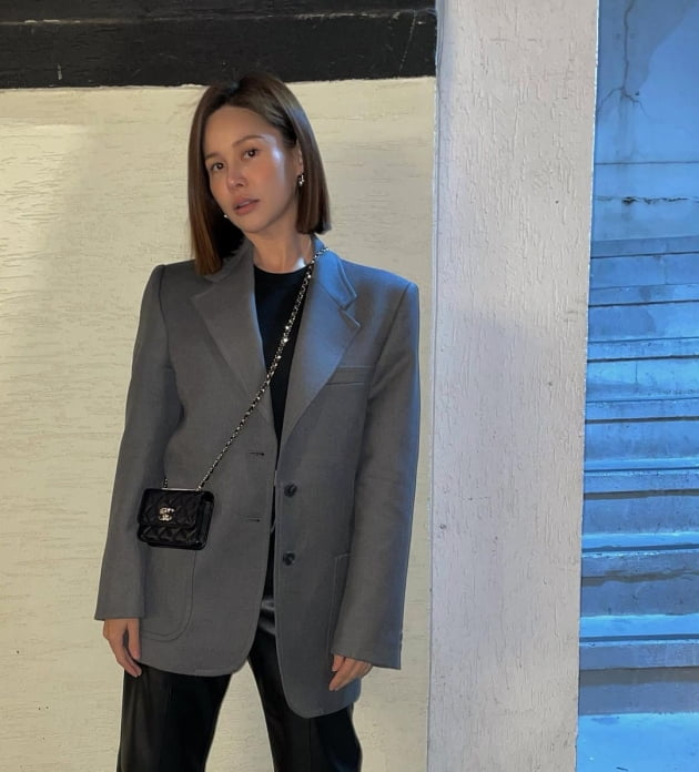 '49kg' 아이비, "젊은이들 스타일" 따라하다 배탈날라…복근으로 완성한 패션 [TEN★]