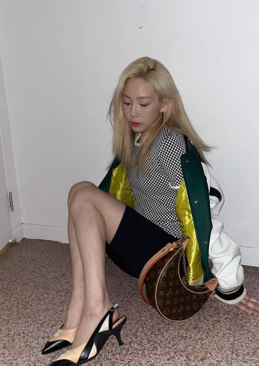 태연, L사 명품백+구두…섹시함이라는 게 폭발했다 [TEN★]