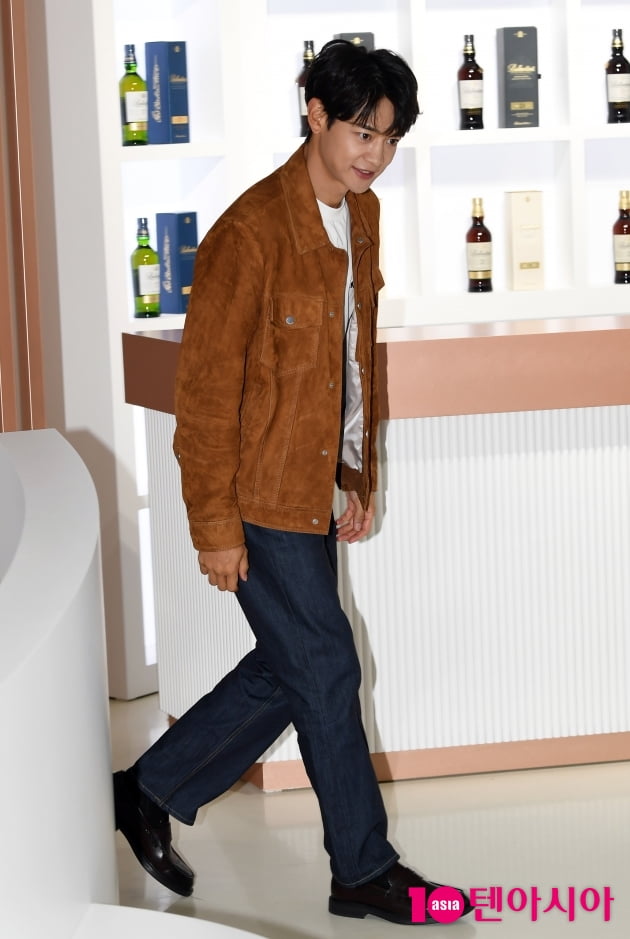 [TEN 포토] 샤이니 민호 '오랜만에 인사드려요'