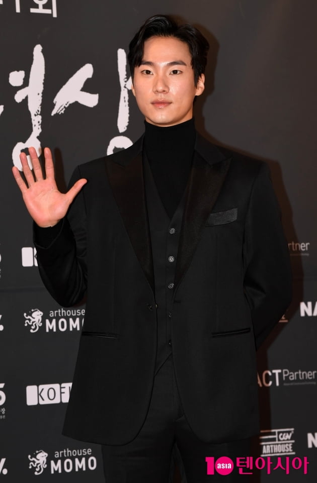 [TEN 포토] 영평상 신인남우상 배우 이홍내