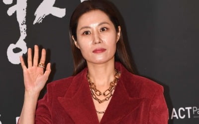 [제41회 영평상] 문소리, 여우주연상 수상 "설경구, 옛날 보다 좋아졌다…왜 멋있게 고민하나"