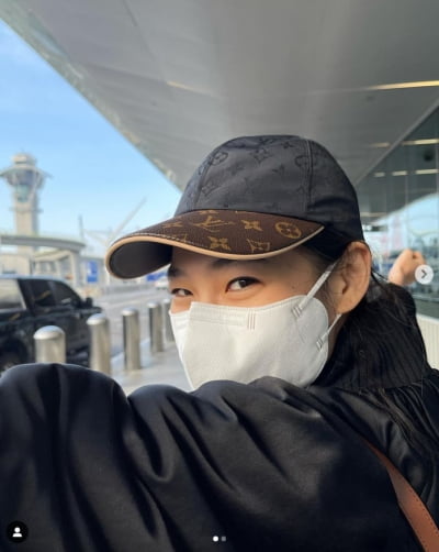 '이동휘♥' 정호연, L사 명품으로 완성된 공항패션...LA 이어 NY 월드스타 바쁘네[TEN★]