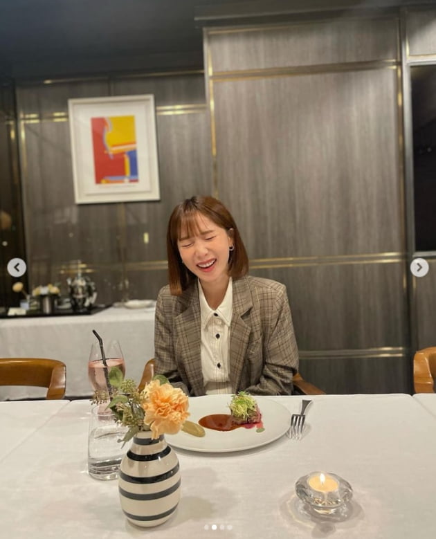 초아, 행복한 미소가 떠나지 않는 예비신부[TEN★]