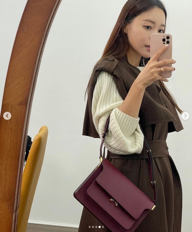 '박성광♥' 이솔이, 롱코트 사이 아찔한 각선미...사람먼지[TEN★]