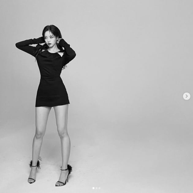 함은정, 너무 짧은 초미니...완벽한 각선미[TEN★]